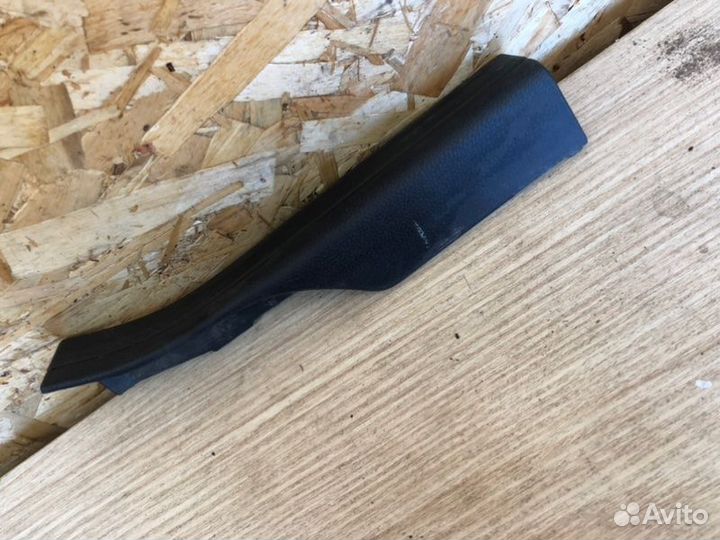 Накладка на порог салона задняя левая