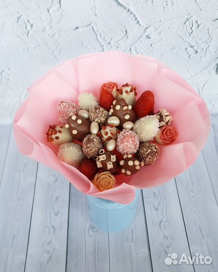 Клубничный букет