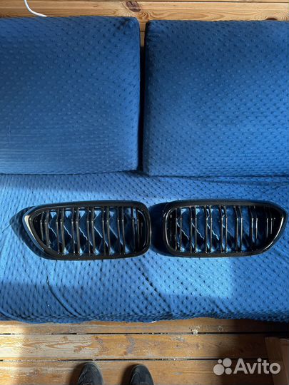 Ноздри BMW G30 пара новые черный глянец