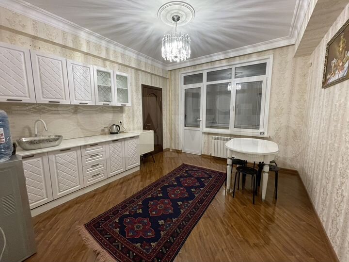 2-к. квартира, 76 м², 6/9 эт.