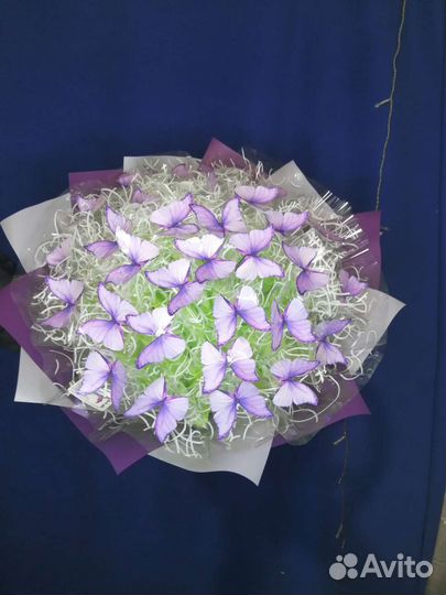 Букет из бабочек с подсветкой