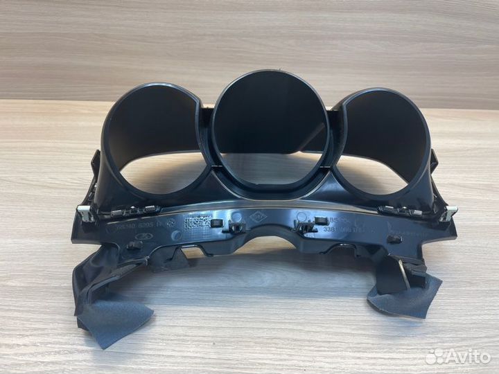 Козырек щитка приборов LADA X-Ray Cross