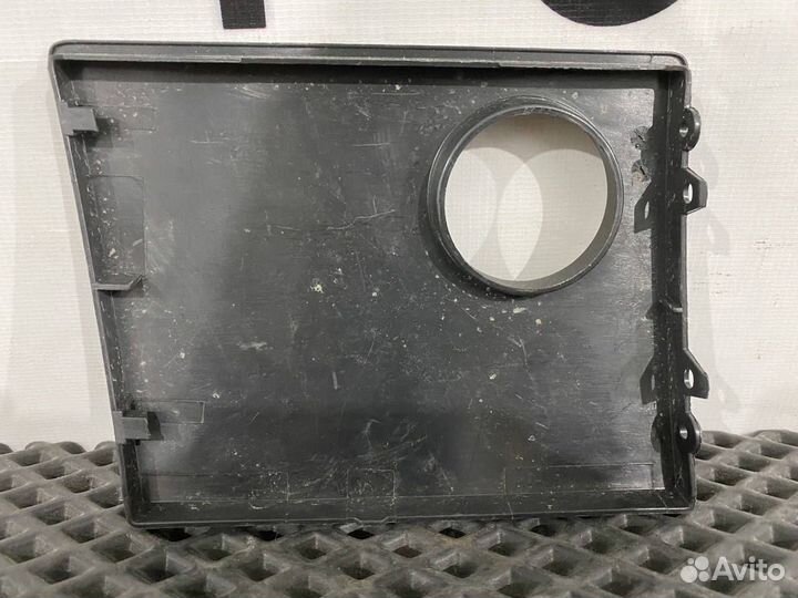 Накладка противотуманной фары Volvo FH4 82904526