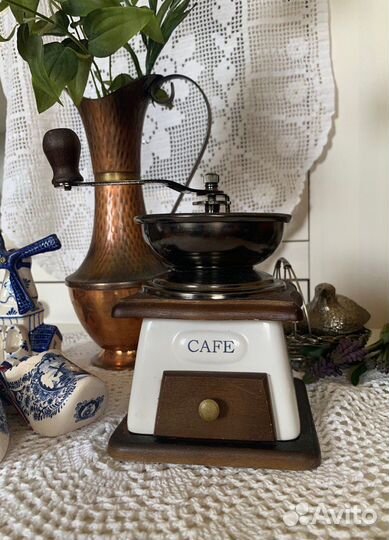 Кофемолка ручная, Голландия и другие предметы