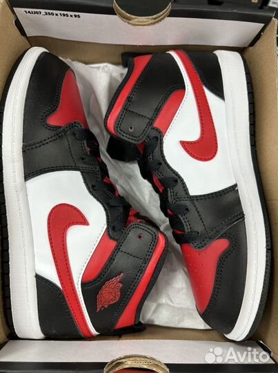 Кроссовки детские Air Jordan 1 Mid (31 EU)