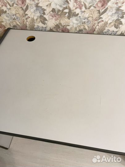 Стол письменный серый