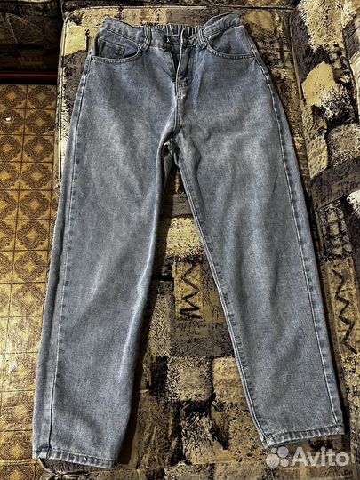 Джинсы mom