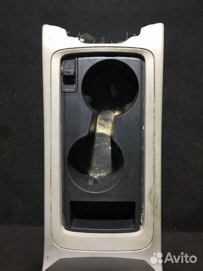 Подлокотник Opel Antara 2.2 A22DM 2011