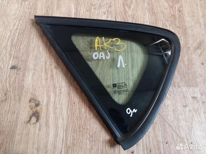 Стекло кузовное левое Opel Astra J 2010-2017