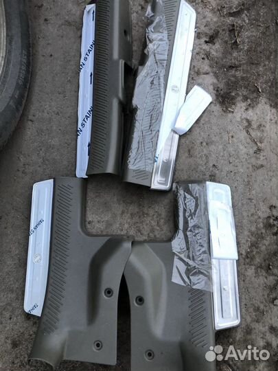 Накладки на пороги внутрисалонные Santa Fe 1