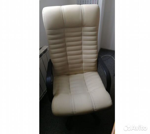 Кресло атлант. экокожа. черный и бежевый