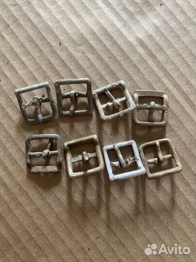 Пряжки подбородочного ремня шлем немецкий