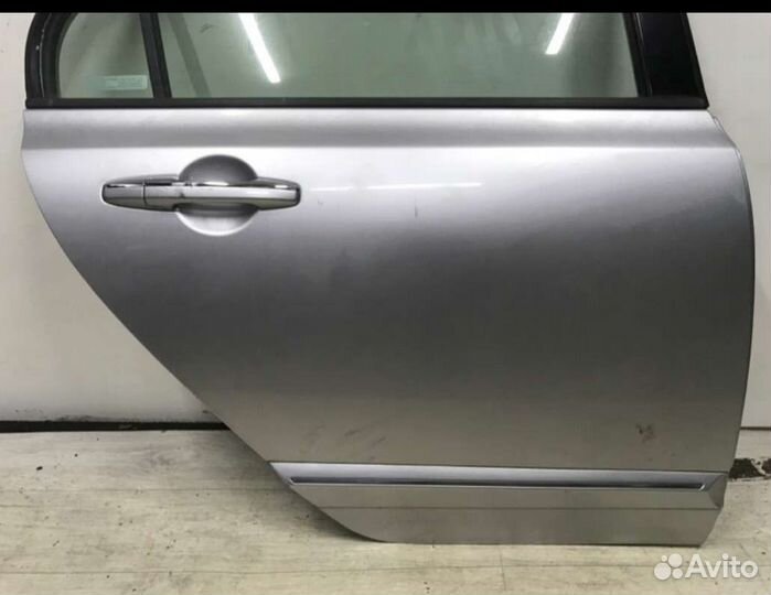 Дверь задняя правая Honda Civic 4D