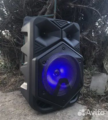 Колонка большая новая чемодан на колёсах