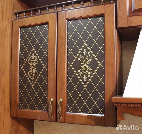 Кухни классические в натуральном цвете