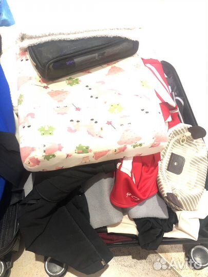 Вещи и ортопедическая подушка