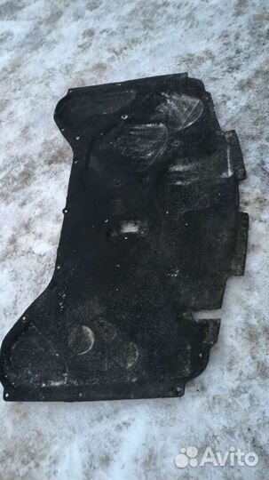 Шумоизоляция капота Audi 100C4