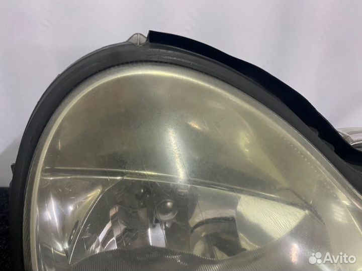 Фара передняя правая Mercedes 203 W203