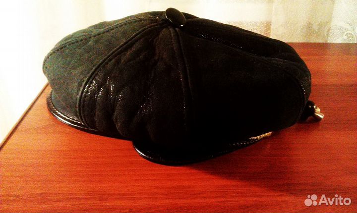 Кепка женская, кожаная с мехом