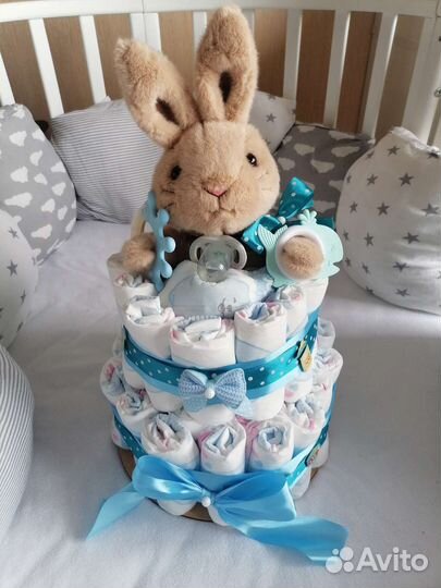 Торт из памперсов, букеты из детского питания