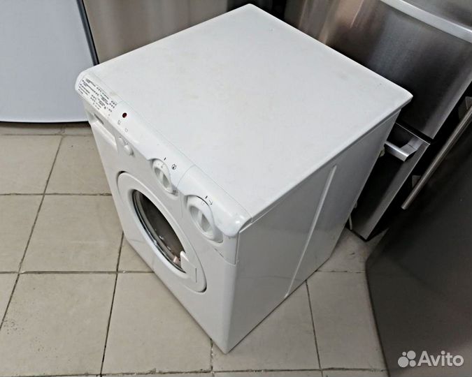 Zanussi Стиральная машина под раковину 3кг бу