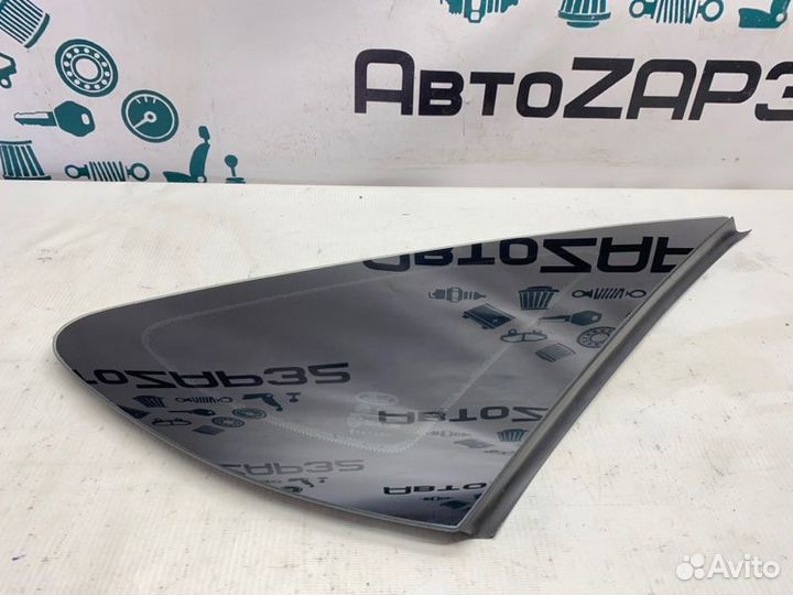 Форточка задняя правая Ford Focus 2 shda 2011