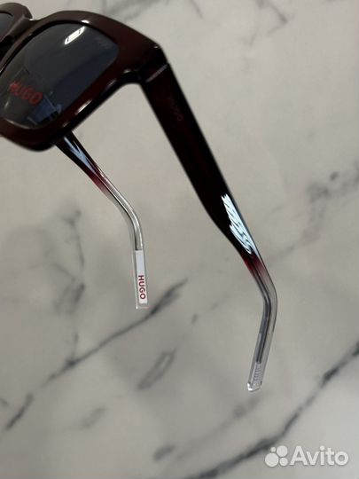 Солнцезащитные очки Hugo boss