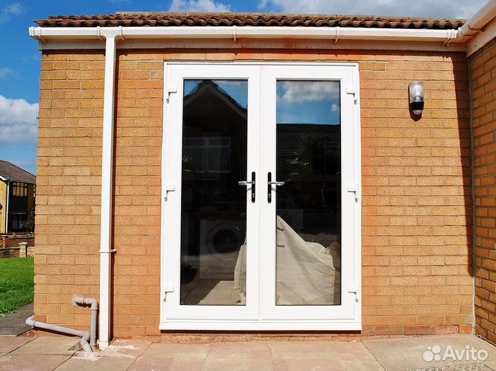 Дверь пластиковая входная