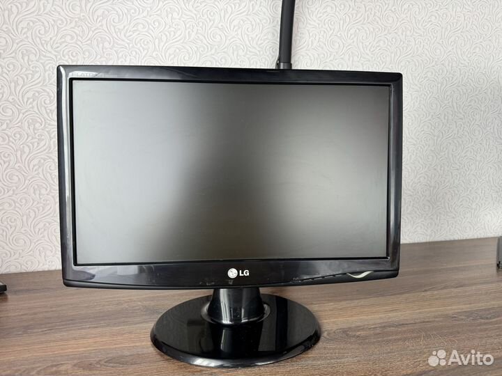 Монитор LG flatron w1943s 18.5