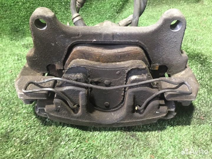 Тормозной суппорт передний правый Volkswagen