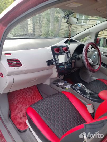 Nissan Leaf AT, 2011, 151 000 км