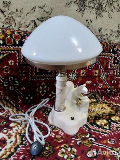 Мраморная настольная лампа с белкой, СССР