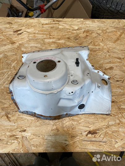 Стакан чашка правая Mitsubishi Galant 8