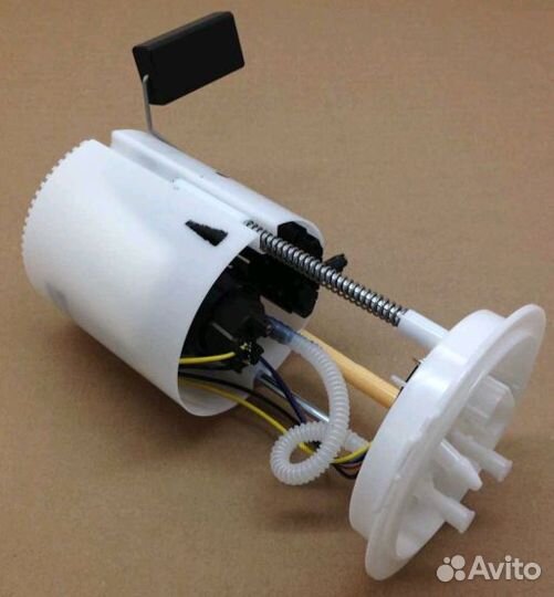 Насос топливный / бензонасос + 1K0919051DA VAG