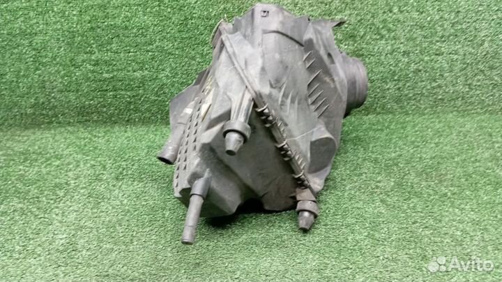 Корпус воздушного фильтра Audi A6