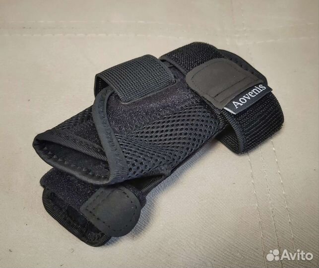 Кистевой бандаж (ортез)