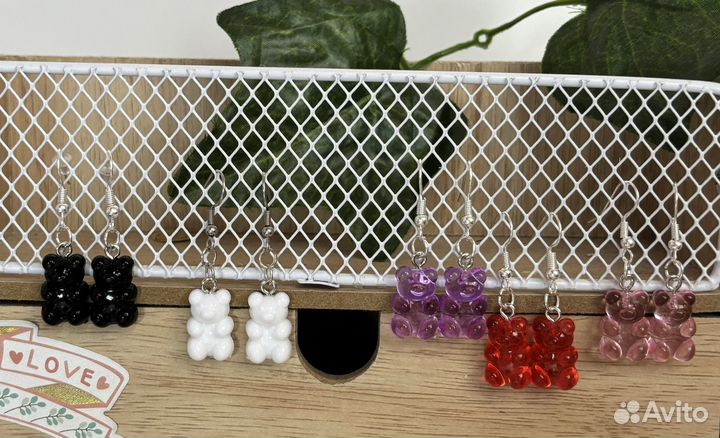 Украшения из бисера и смолы