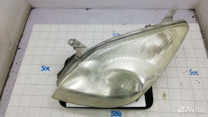 Фара 8117013260 Toyota Corolla Verso (2001-2009)