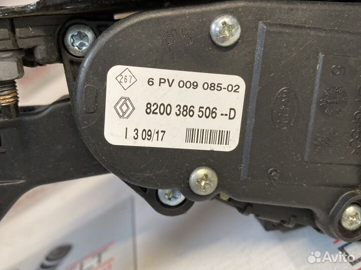 Педаль газа электронная Ларгус Дастер оригинал