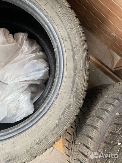 Goodyear Vector 4Seasons 215/55 R16