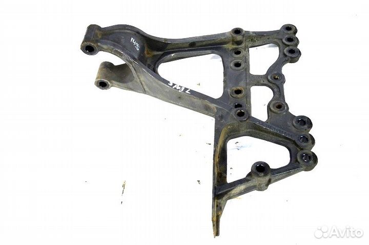 Кронштейн реактивной тяги, ведущего моста,левый me