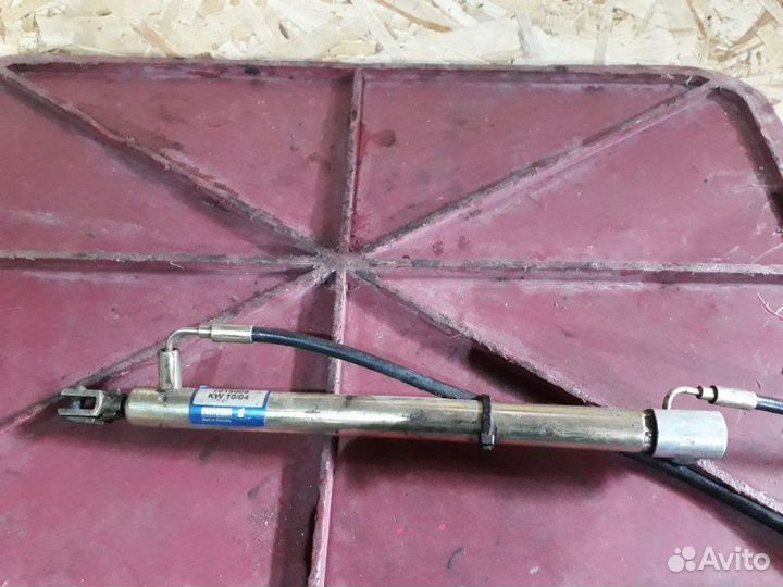 Амортизатор багажника Bmw 7