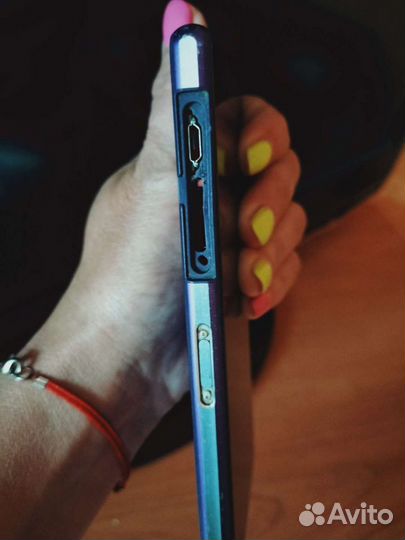Телефон Sony xperia z2