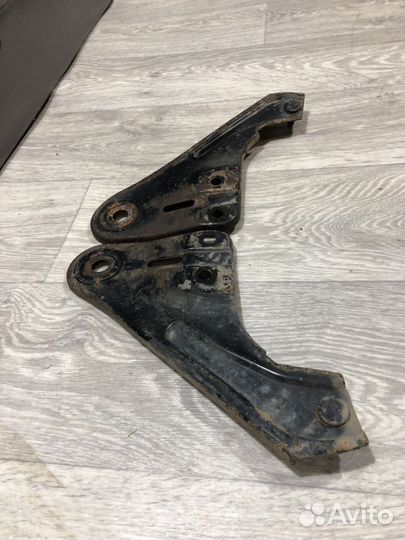 Кронштейн подрамника Ford Focus