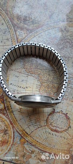 Часы кварцевые японский механизм