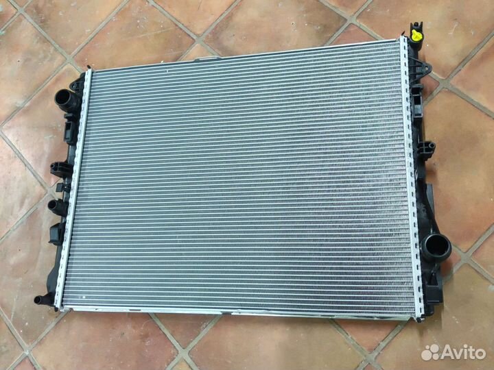 Радиатор охлаждения Mercedes 222 213 205
