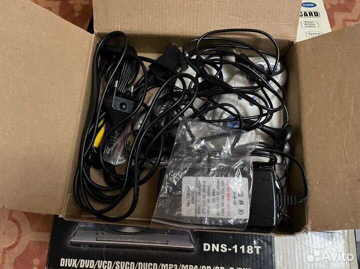 Портативный dvd плеер DNS-118T