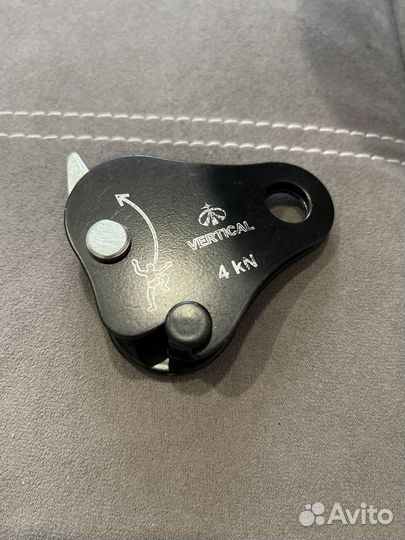 Зажим страховочный Vertical