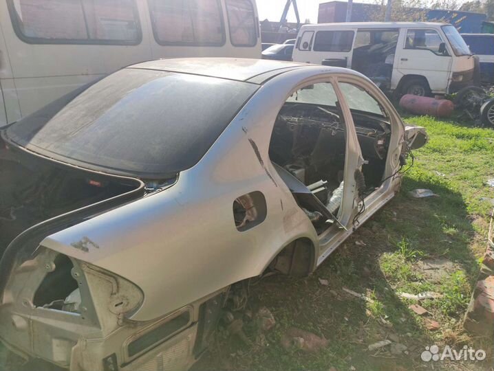 Mercedes w211 на запчасти