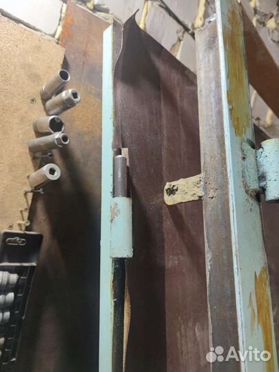 Дверь входная железная